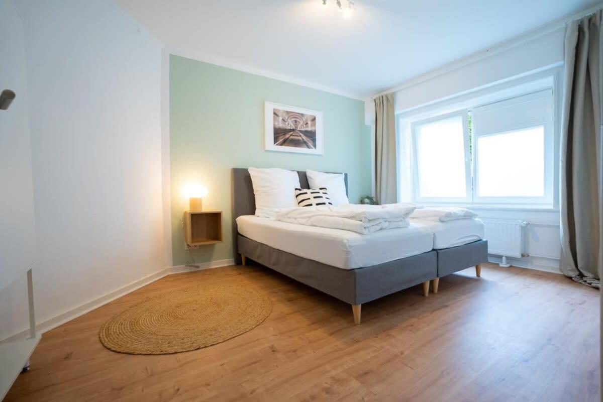 Hamburg City Apartment For 7 Bagian luar foto