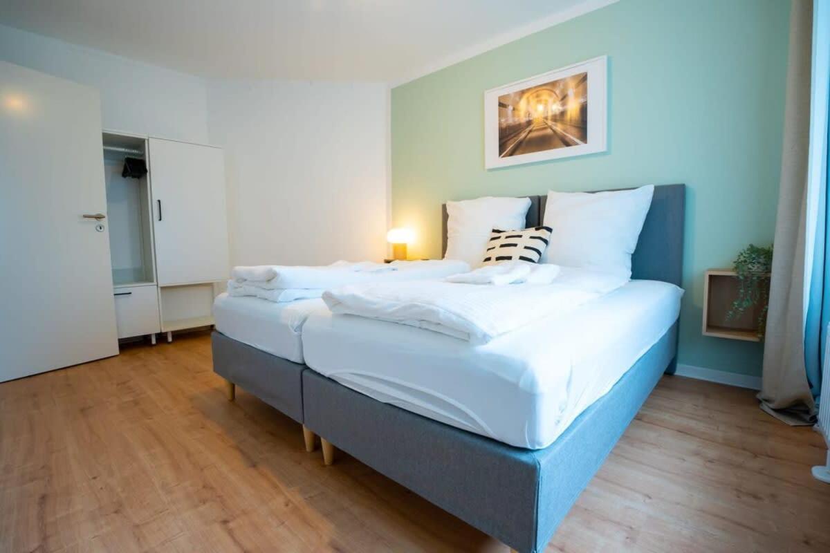 Hamburg City Apartment For 7 Bagian luar foto